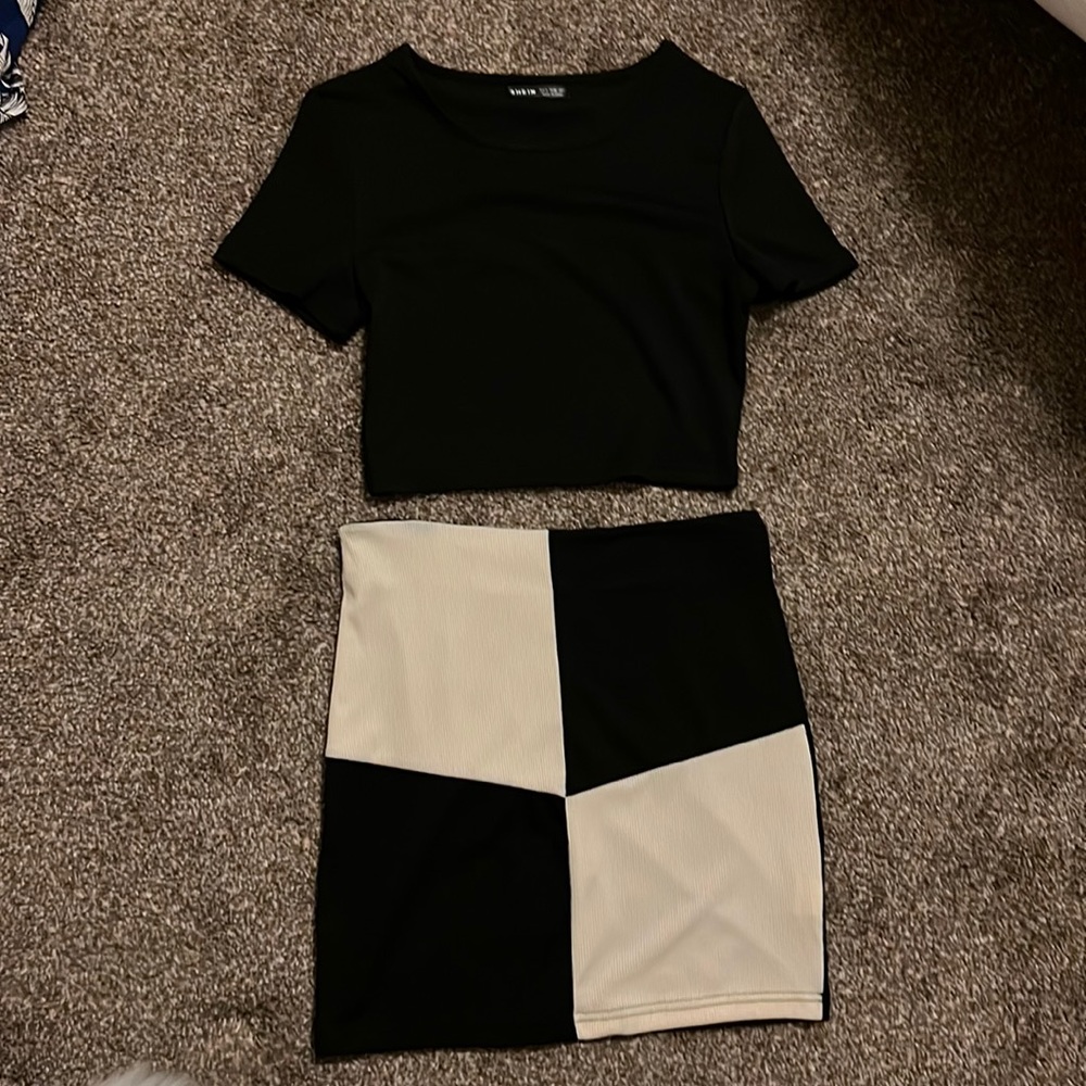 Two piece black and white checkered top and matching skirt size small